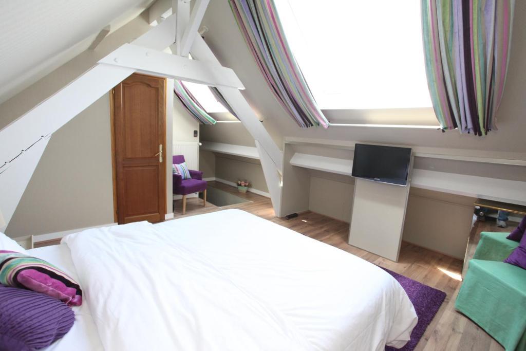 Saint Graal Bed & Breakfast Chamant Bilik gambar