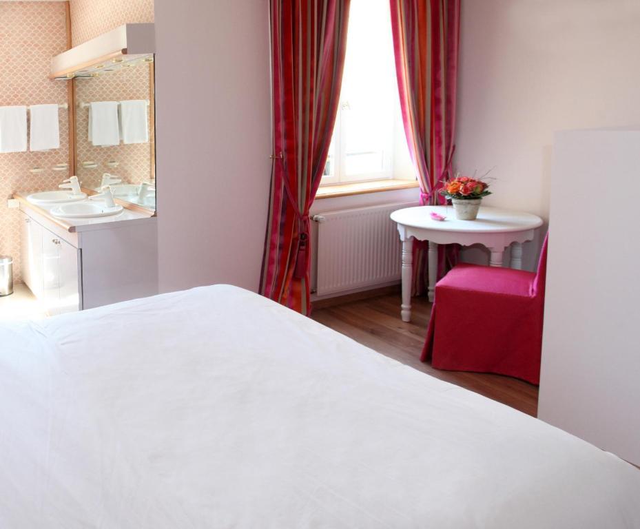 Saint Graal Bed & Breakfast Chamant Bilik gambar