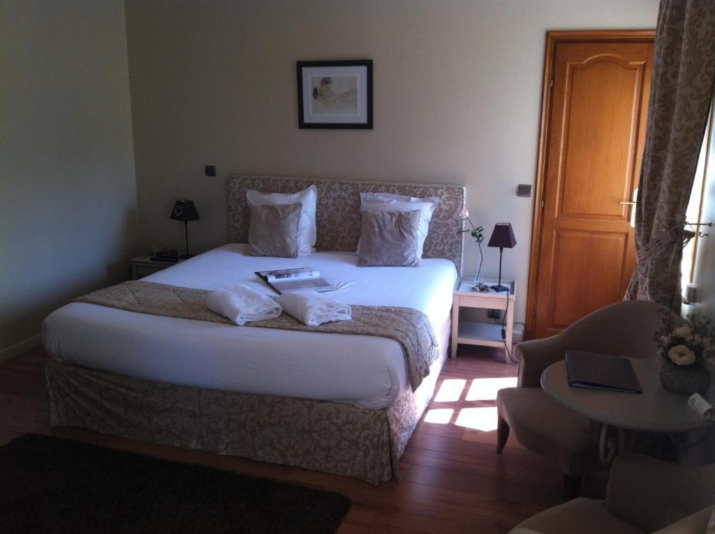 Saint Graal Bed & Breakfast Chamant Bilik gambar