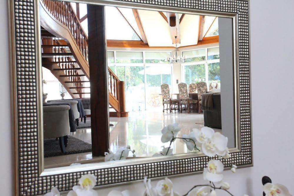 Saint Graal Bed & Breakfast Chamant Luaran gambar