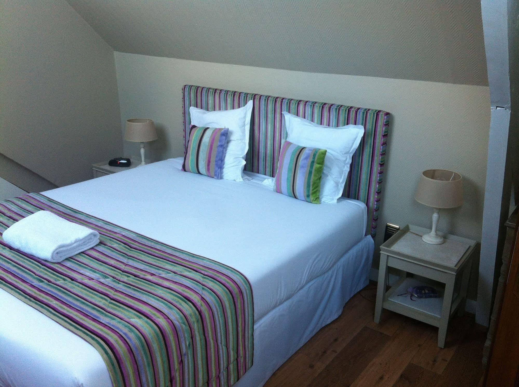 Saint Graal Bed & Breakfast Chamant Luaran gambar