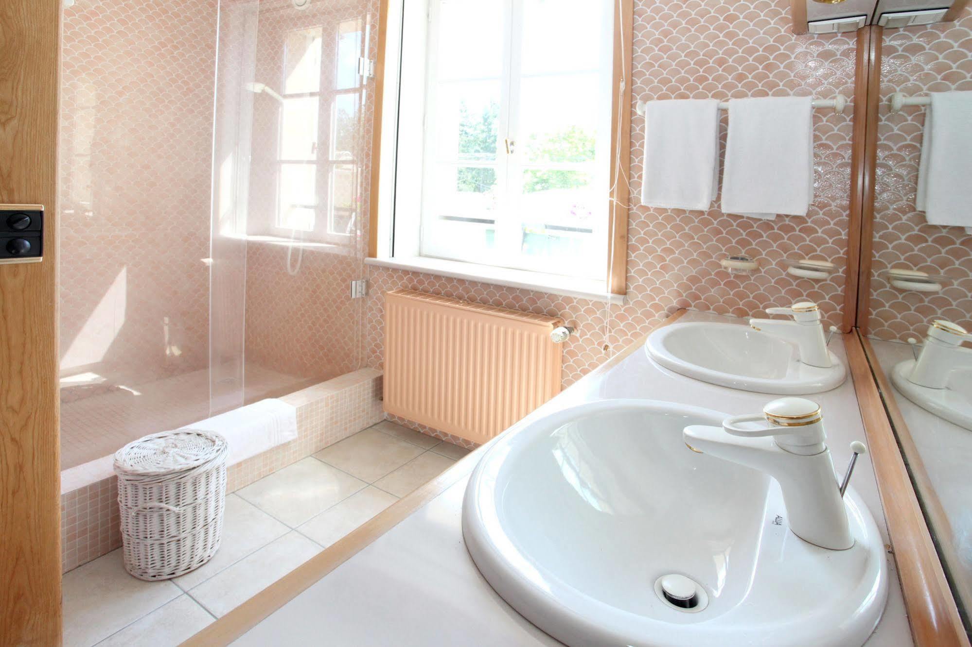 Saint Graal Bed & Breakfast Chamant Luaran gambar