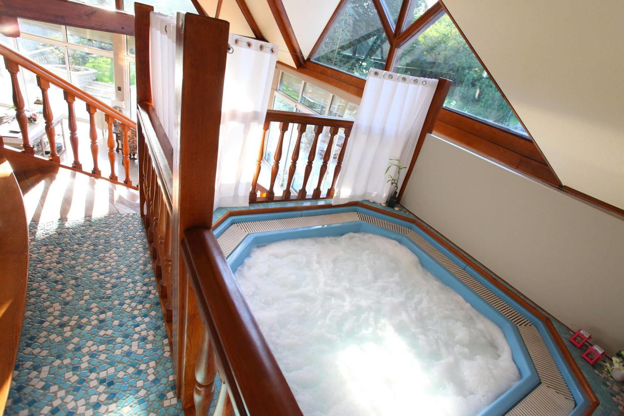 Saint Graal Bed & Breakfast Chamant Luaran gambar